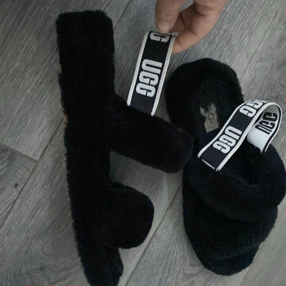 Ugg - Picture 2 of 3